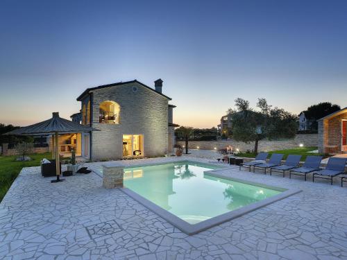 Charming villa with heated pool, whirlpool and sauna, near Rovinj