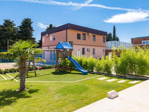 Spacious Villa with Pool and Bubble bath in Pula