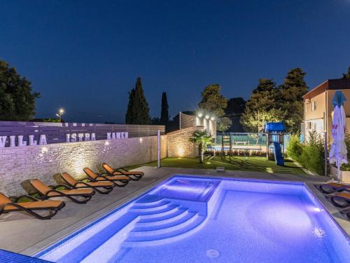 Spacious Villa with Pool and Bubble bath in Pula