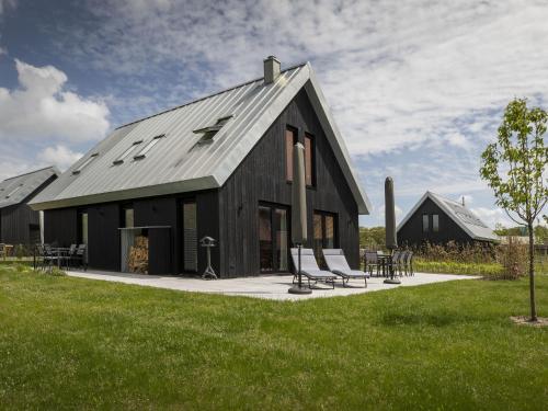  Beautiful villa with spacious garden in Sint Nicolaasga