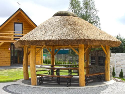 Iekārtas, Peaceful Retreat by the Lake in Mocki
