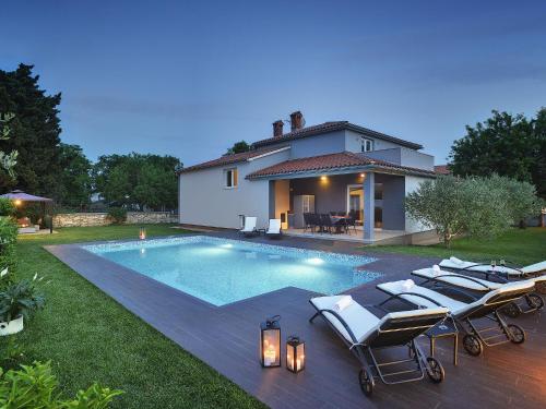Villa in Pula near Beach with Private Pool, Vinkuran (foto 2)