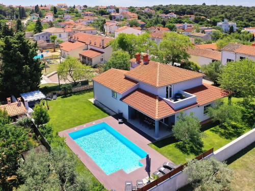Villa in Pula near Beach with Private Pool, Vinkuran (foto 8)