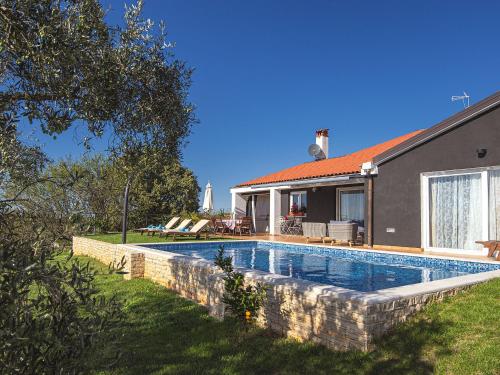 Villa in Rovinj with Pool & Bubble Bath, Rovinjsko Selo (fotografie 7)