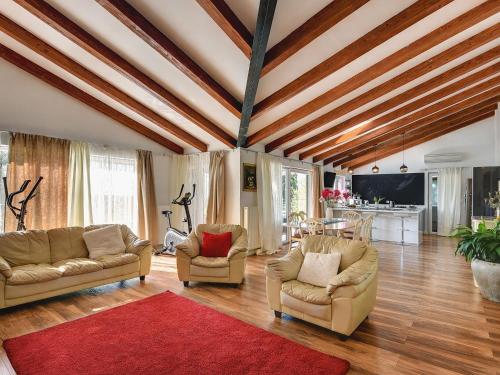Villa in Rovinj with Pool & Bubble Bath, Rovinjsko Selo (fotografie 3)