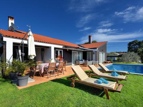 Villa in Rovinj with Pool & Bubble Bath, Rovinjsko Selo