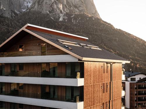 Modern and luxurious apartment with balcony near the Seiser Alm