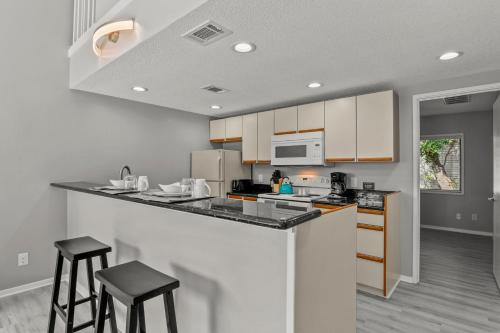 NEW King with Loft Beach Near Gulf, Gulfport