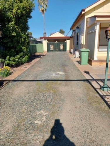 Stay @ Ray's in West Wyalong