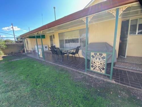 Facilities, Stay @ Ray's in West Wyalong