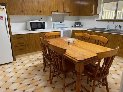 Kitchen, Stay @ Ray's in West Wyalong