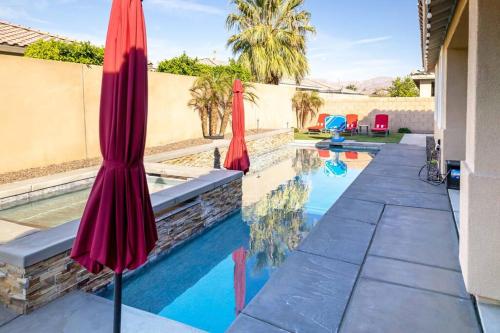 Luxury Indio Getaway heated pool, mountain view in Indio, USA