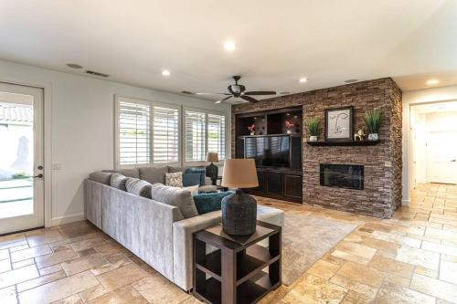Luxury Indio Getaway heated pool, mountain view in Indio, USA