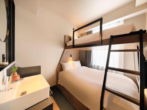 Standard Double Room with Bunk Bed image 7