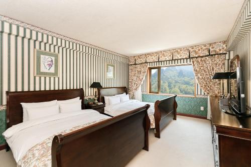 [All-Inclusive] Western Suite with Mountain View for 2