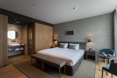 Deluxe Double Room with King Bed room in HOTEL CANATA KYOTO
