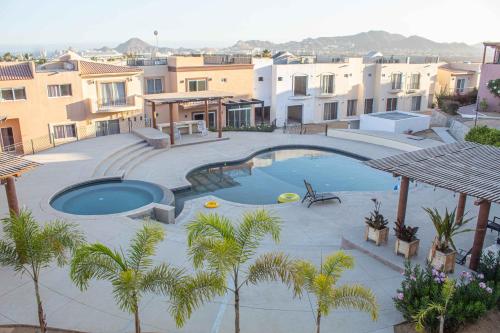 Luxury Villa w/ Jacuzzi