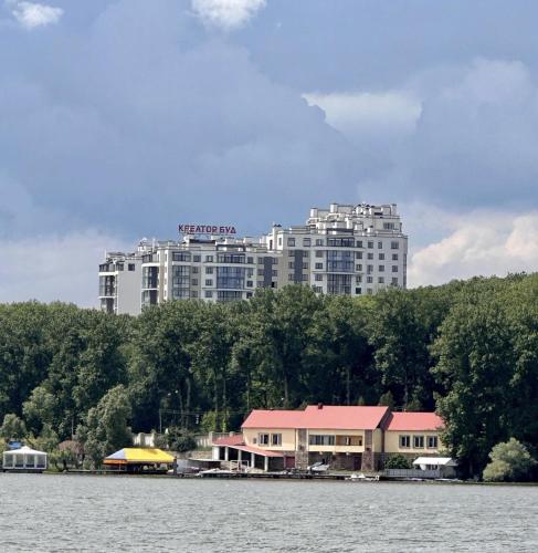 Квартира в парку біля озера, 10 хв до центра, 1км, Ternopil