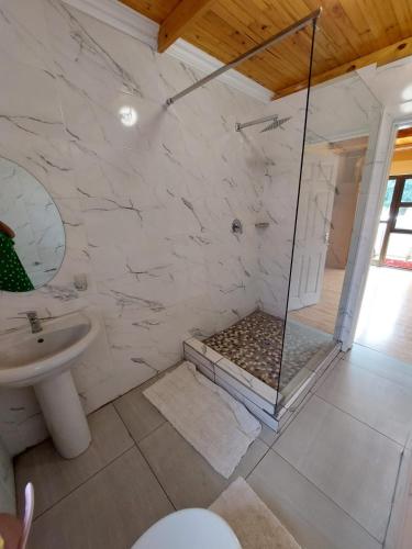 Badkamer, Lion Rock View Guesthouse in Maseru