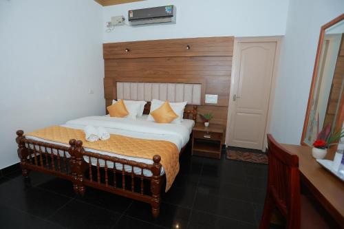 Double or twin room, deluxe, pool view