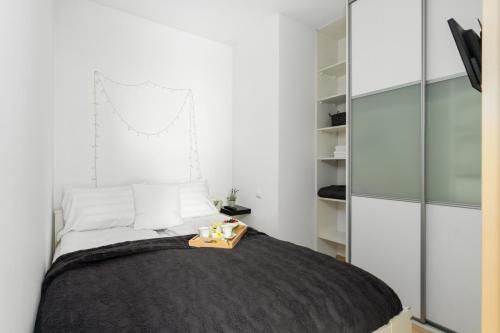 Cozy Apartment Karpia 17 with Terrace & PARKING in Poznań by Renters