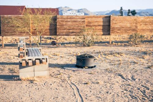 Casa Del Desierto - Panoramic Views - Pet Friendly - Fire Pit in Joshua Tree, USA