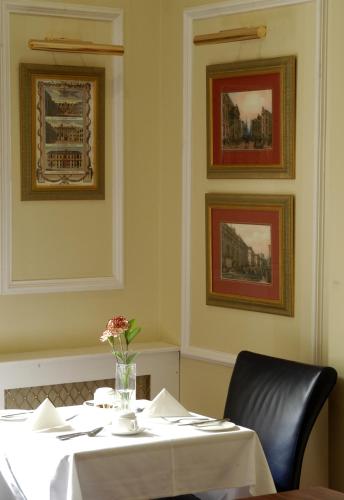 Grange Clarendon Hotel - image 4