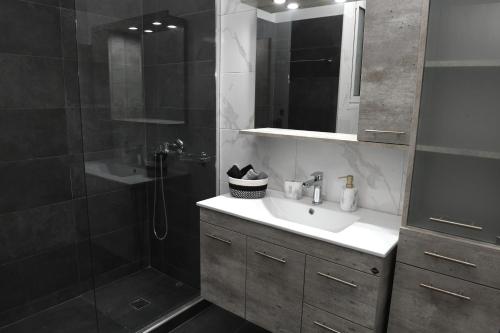 Alkmini Apartment - image 11