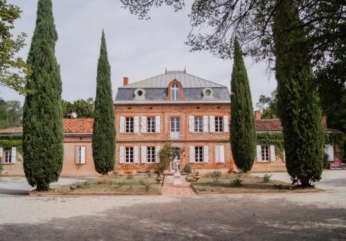 Viesnīcas āriene, Château Lamothe (Chateau Lamothe) in Villenouvelle ciems