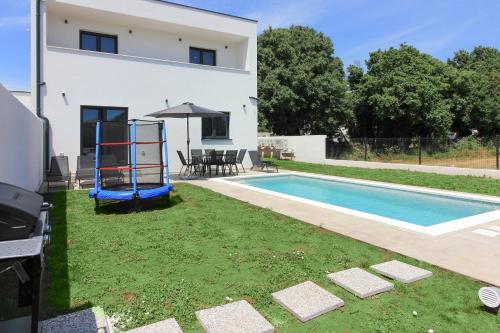 Villa Relax II with private pool near the town and the beach