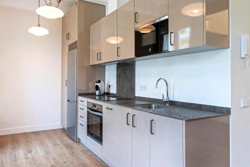 Two-Bedroom Apartment 2 image 5