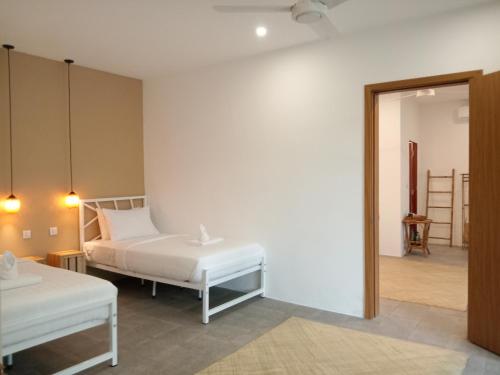 2 bedrooms, 3 beds