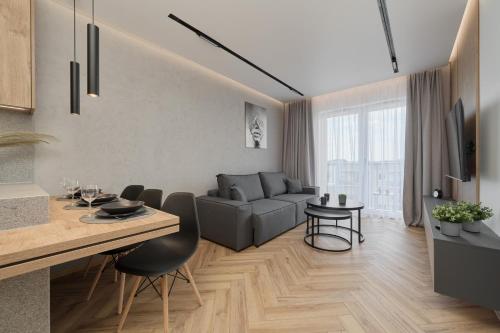 Ruang bersama/area TV, Exclusive Apartment with Balcony & Parking Wrocław by Renters Prestige (Exclusive Apartment with Balcony & Parking Wroclaw by Renters Prestige) in Jagodno