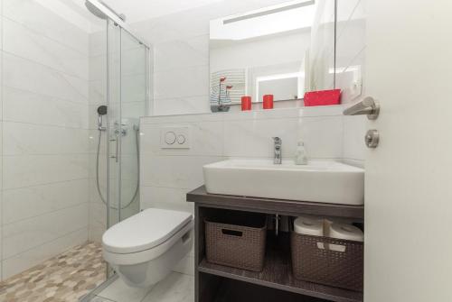 Villa Dante with sea view & private pool - image 3