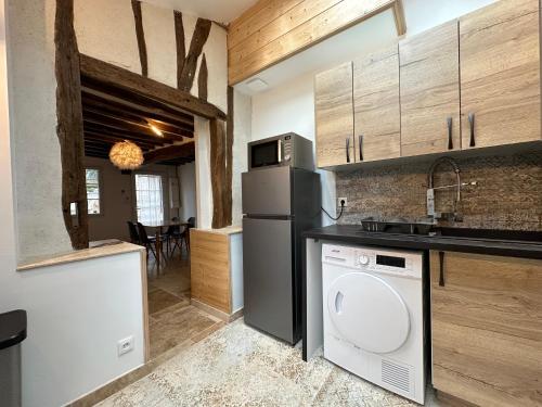 Kitchen, La Chapelle de Monet - Logis Coquelicots in Bois-Jerome-Saint-Ouen