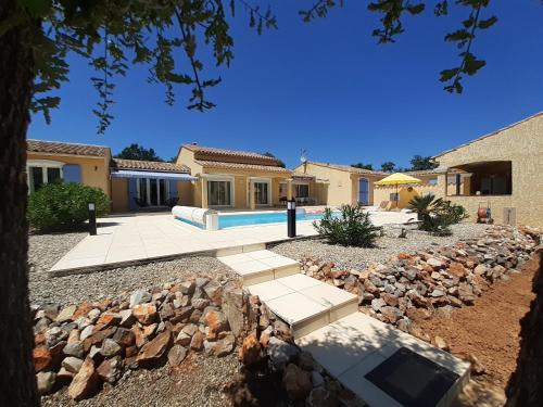Authentique mas avec piscine en Provence - Pension de famille - Régusse