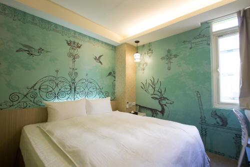 room detail thumbnail 0