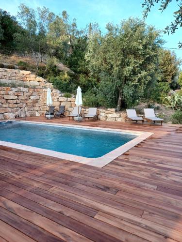 Swimming pool, Le Logis de Saint-Antoine in Bagnols-en-Foret