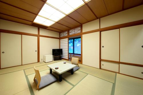 Japanese-Style Room - Mountain Side - Non-Smoking