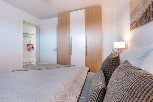 Apartment with Sea View image 8