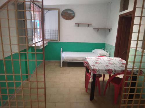2 bedrooms, 5 beds