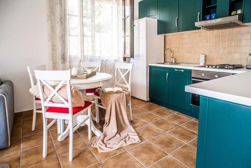 2 bedrooms, 4 beds