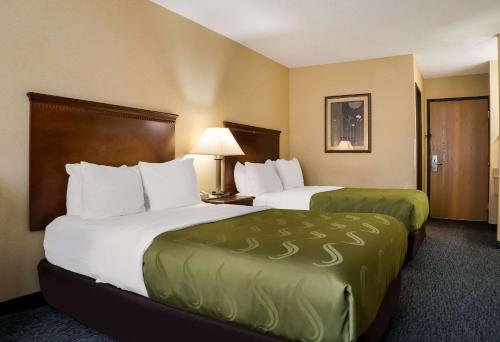 Quality Inn - image 10