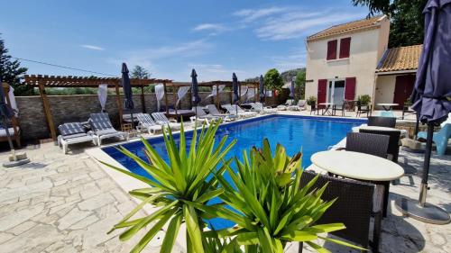 Hôtel Le Mas Des Amandiers - image 4