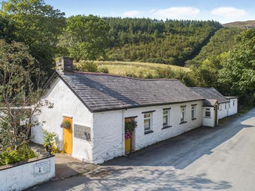 Pen-Y-Bont Hotel