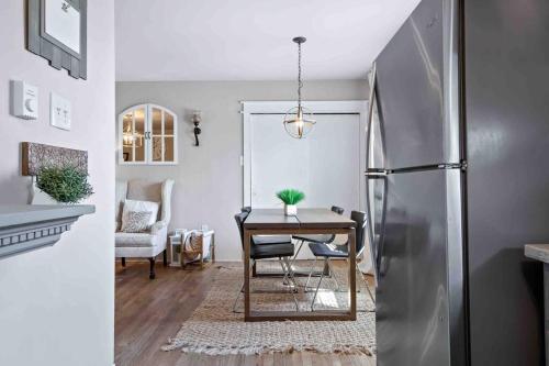 Beautiful Renovated Beach Condo in Center of OC in Ocean City, USA