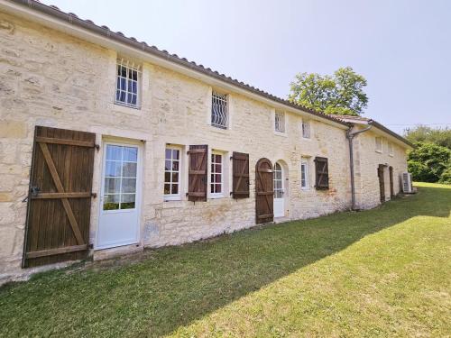 Gîte Le creux du loup - Location saisonnière - La Couronne