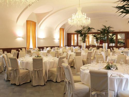 Restaurant, Montaldo Castle & Resort in Montaldo Torinese