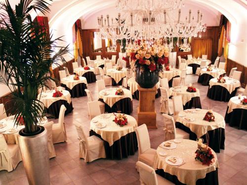 Restaurant, Montaldo Castle & Resort in Montaldo Torinese