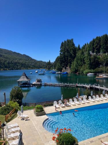 Swimming pool, Manzano Resort in Puerto Manzano